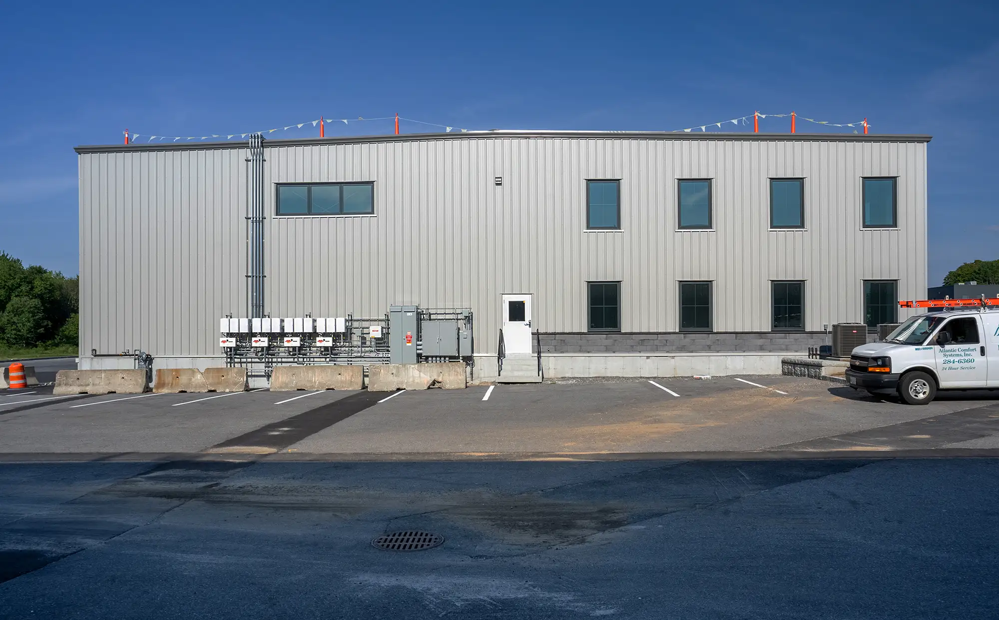 Building 600 at 15 Saunders Way in Portland, Maine, a J.B. Brown & Sons office and industrial complex on 27 acre site with excellent highway access